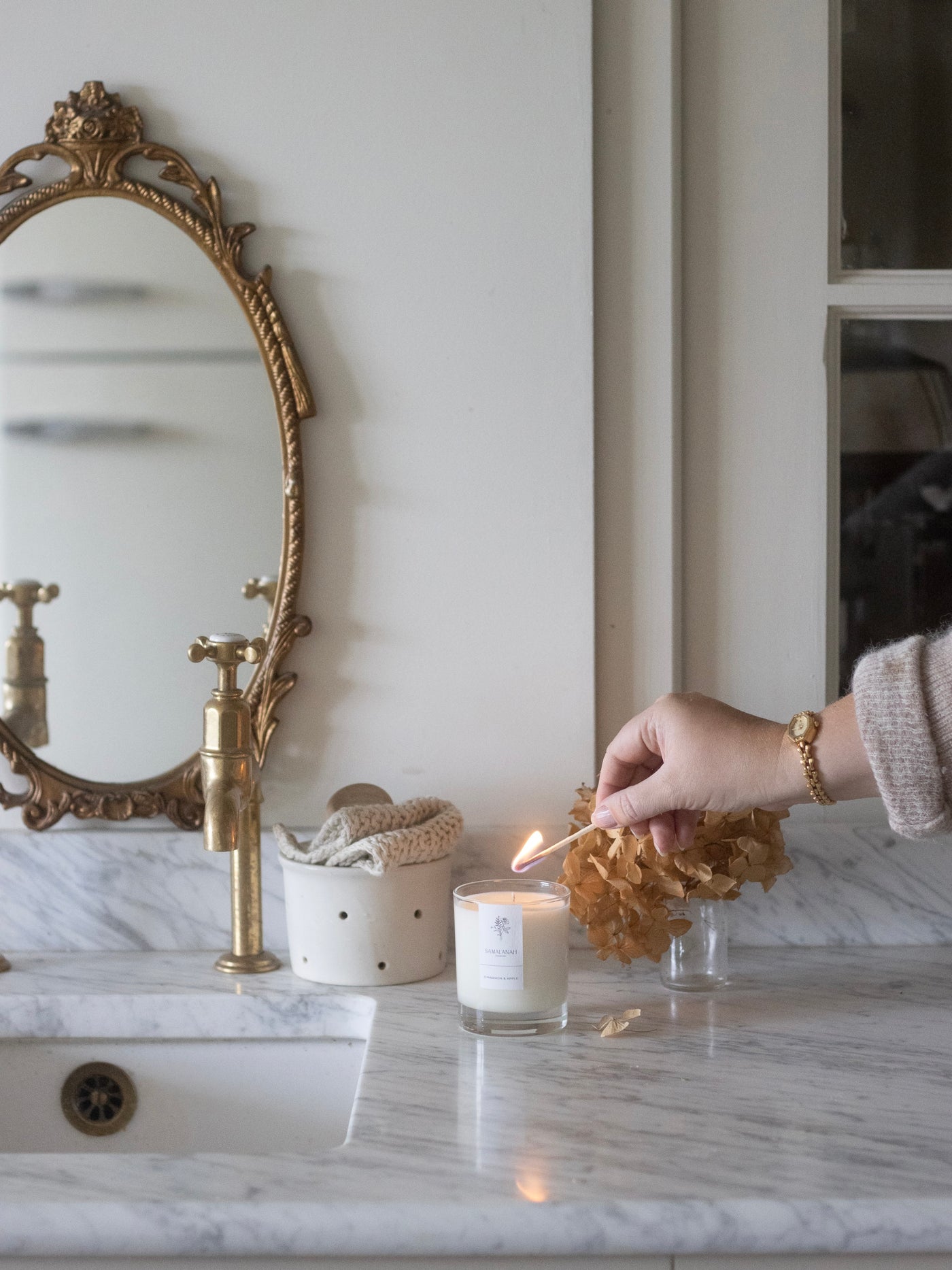 Cinnamon & Apple Signature Candle