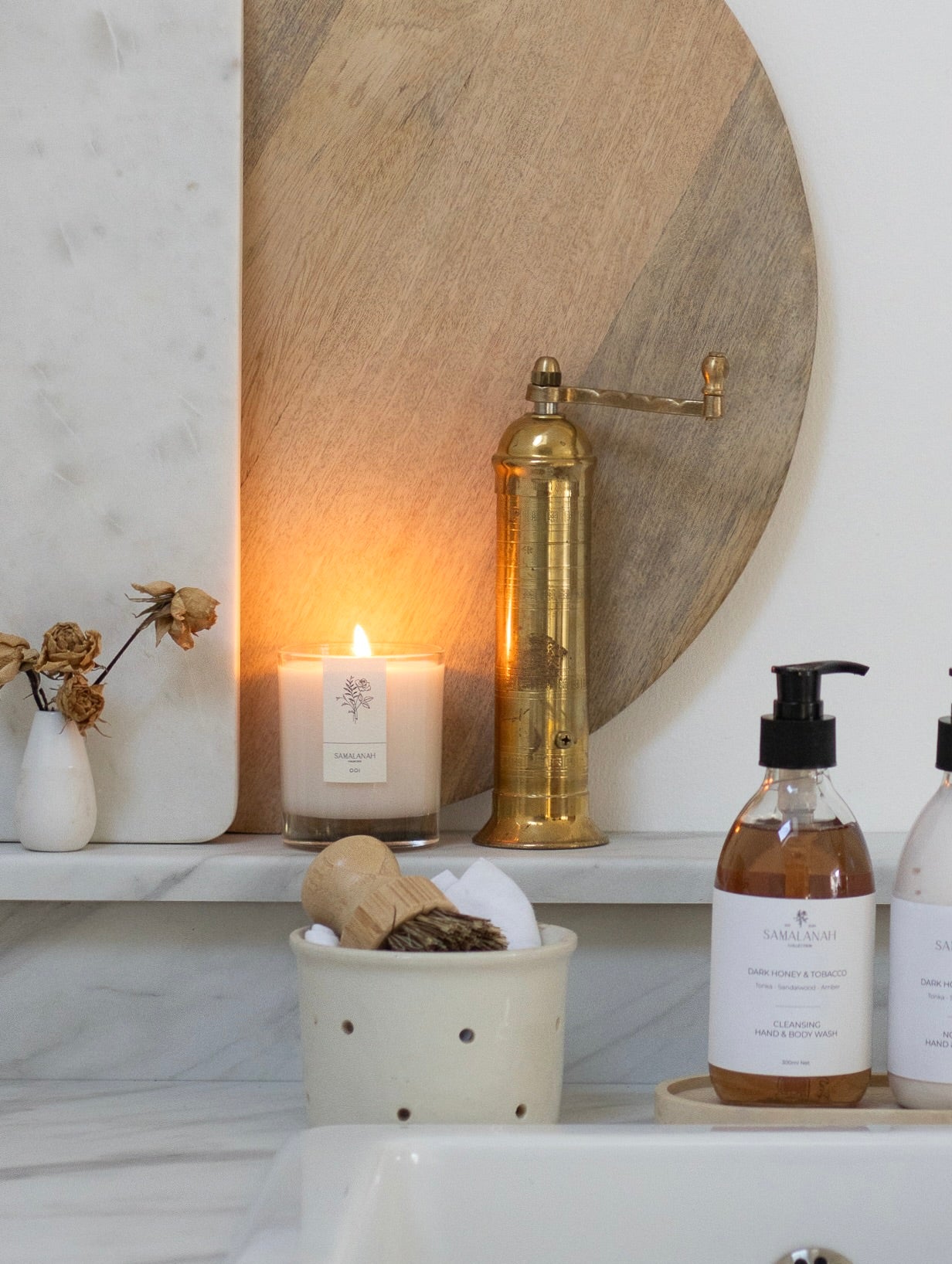 Dark Honey & Tobacco Signature Candle