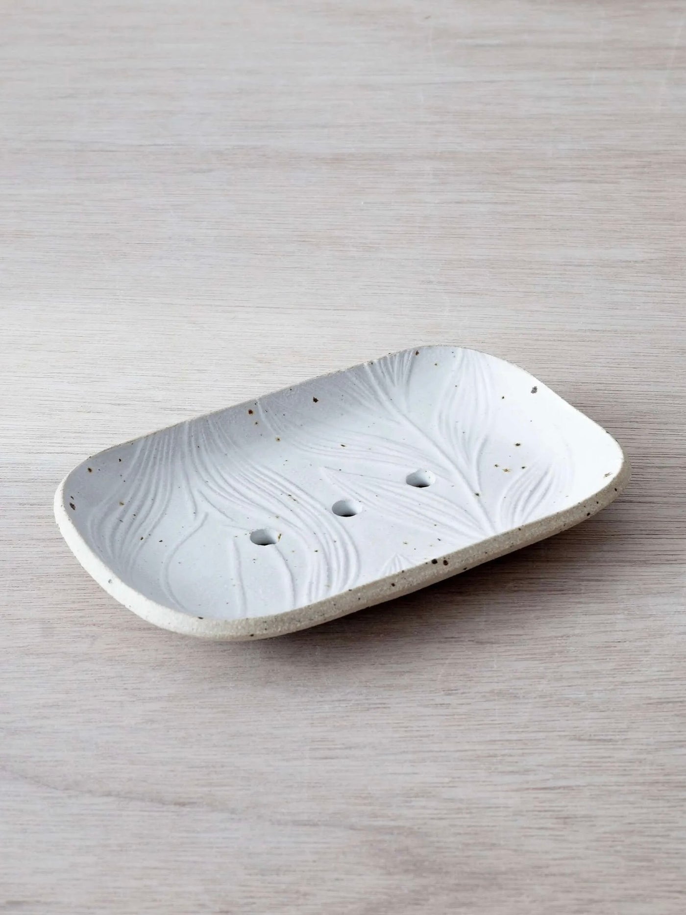 Dreaming of Tulips Soap Dish – Speckled White